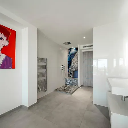 Ref 2128 - - Sea View For Rent Cannes