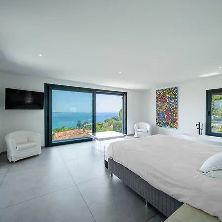 Ref 2128 - - Sea View For Rent